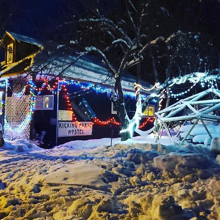 Kicking Horse Backpacker Hostel Golden Buitenkant foto