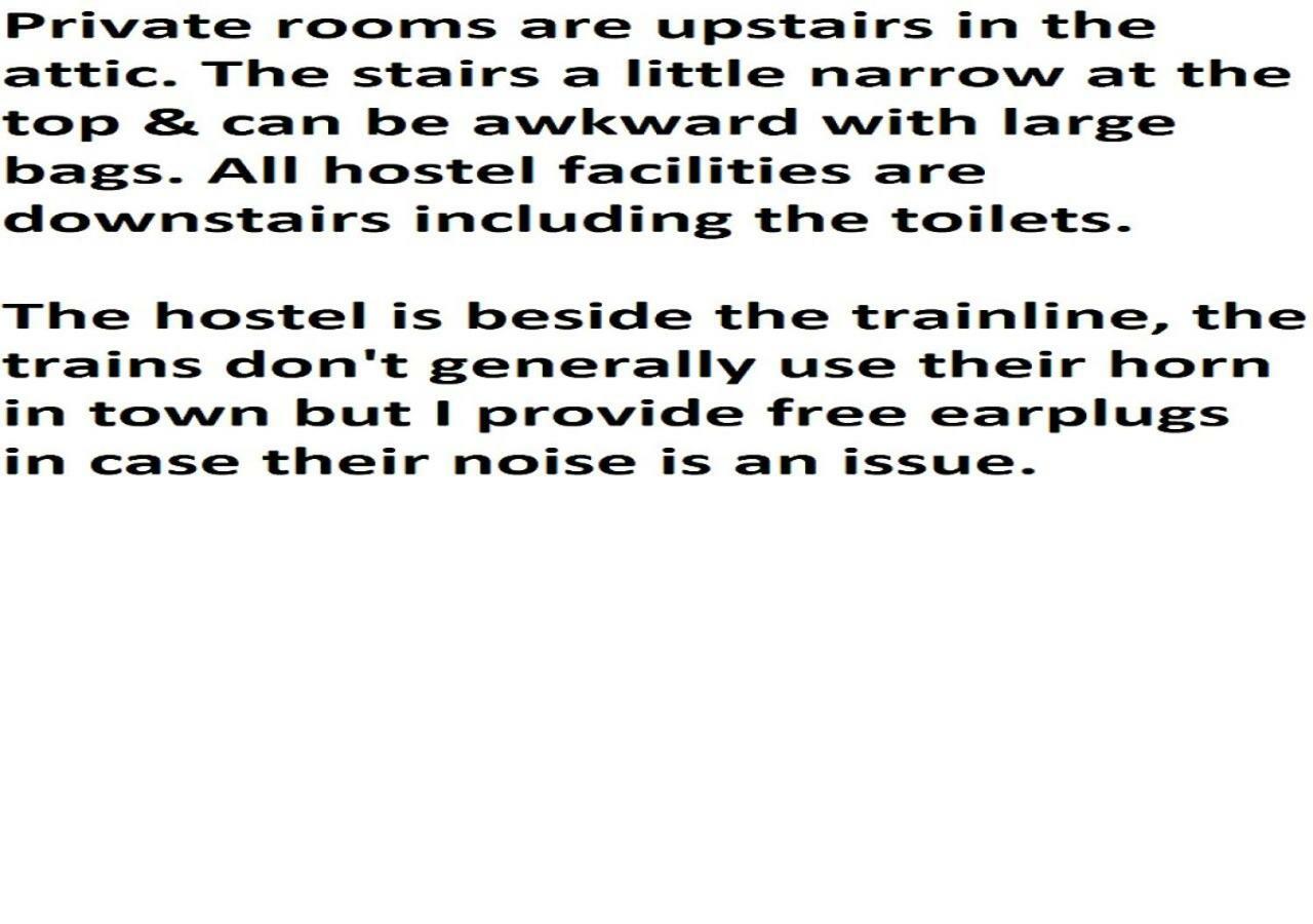 Kicking Horse Backpacker Hostel Golden Buitenkant foto